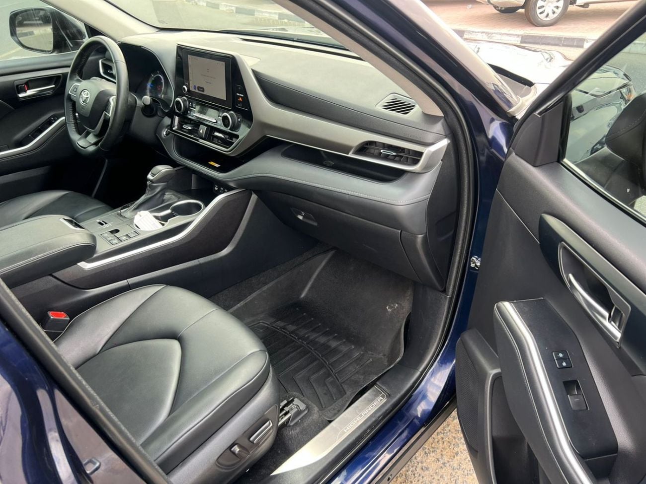 Toyota Highlander 2023 Toyota Highlander Hybrid XLE  Full Option - 2.5L V4 - Sunroof - Rear Camera & Radar Leather Sea