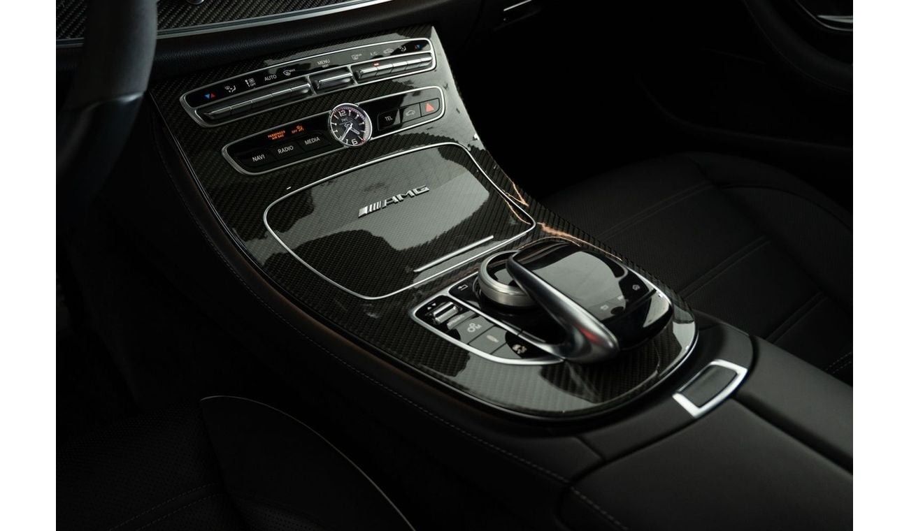 Mercedes-Benz E 63 S AMG Std 4.0L