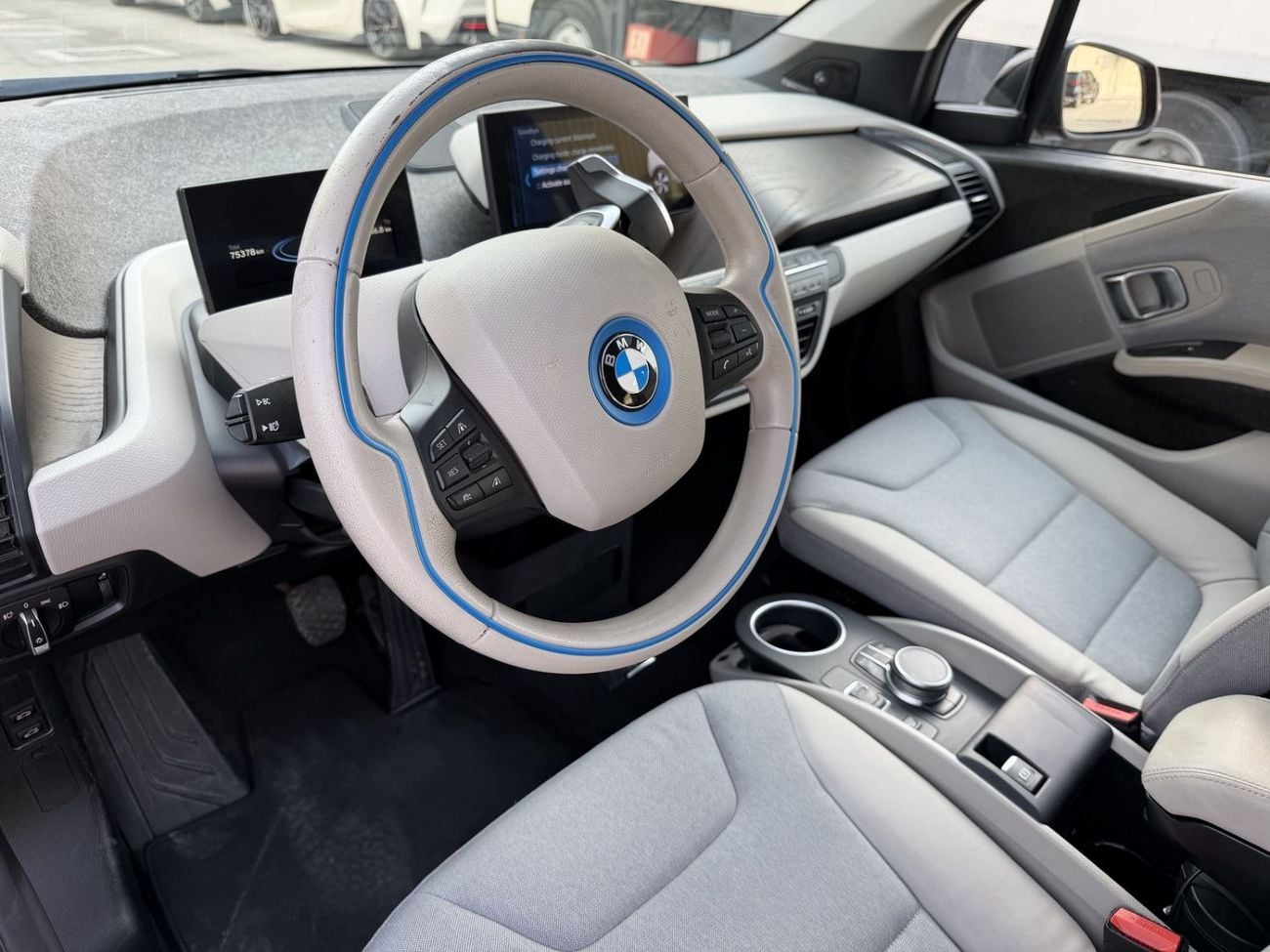 بي أم دبليو I3 s
