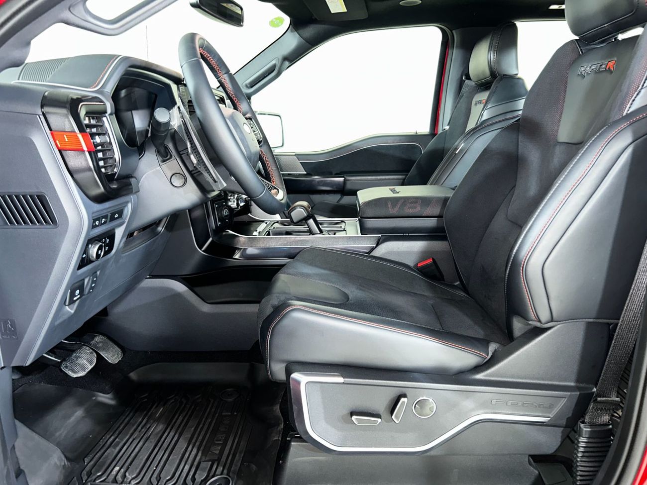 فورد F 150 RP1824 F150 RAPTOR R CREW 5.2L V8 AT LTHR + COOLER BOX