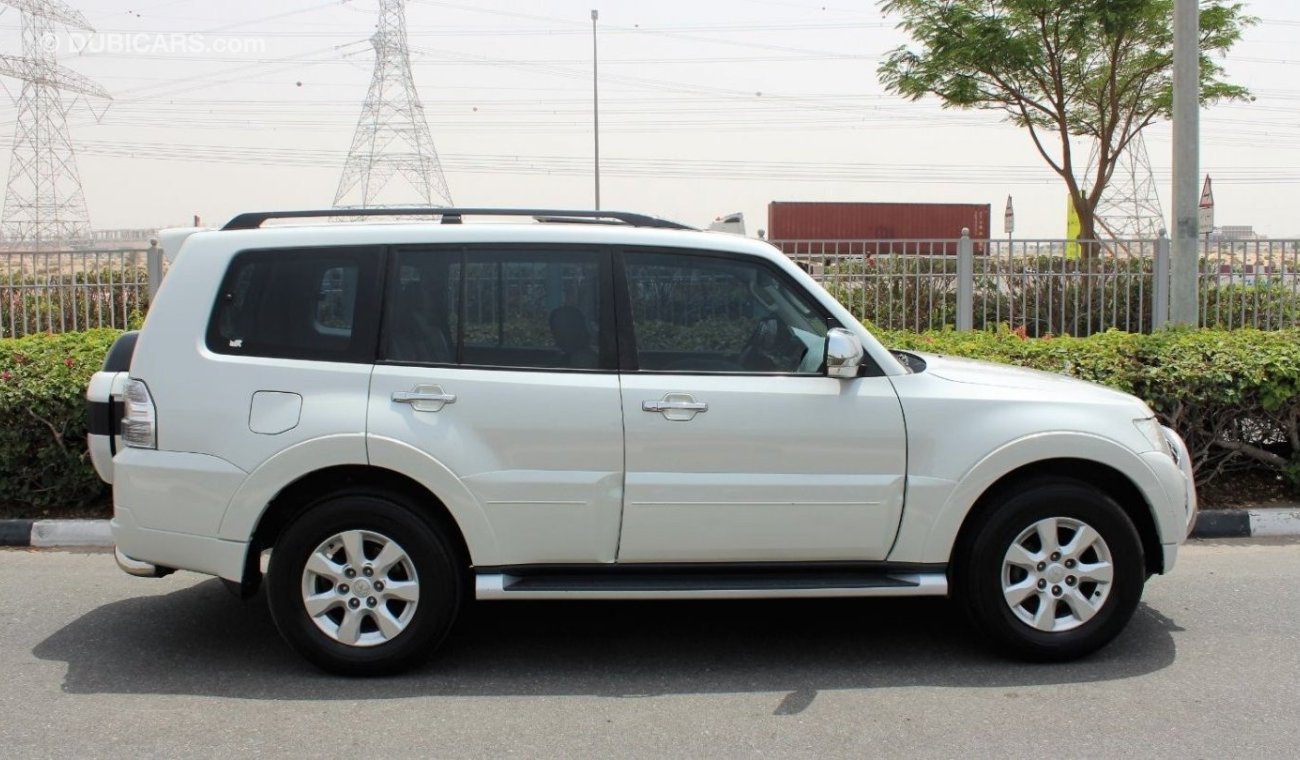 ميتسوبيشي باجيرو 2015/ PAJERO/3.5/ TOP SPECS/ GCC/ 100% FREE OF ACCIDENT / 1 YEAR WARRANTY