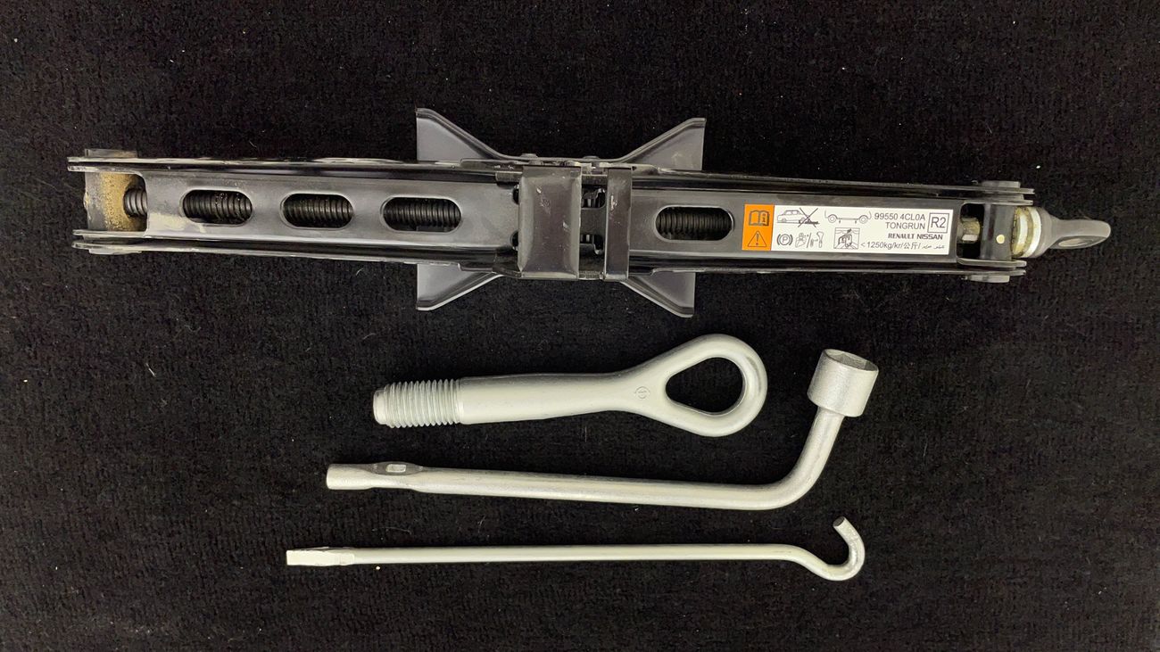 نيسان إكس تريل S 2.5 | بدون دفعة مقدمة | اختبار القيادة في المنزل