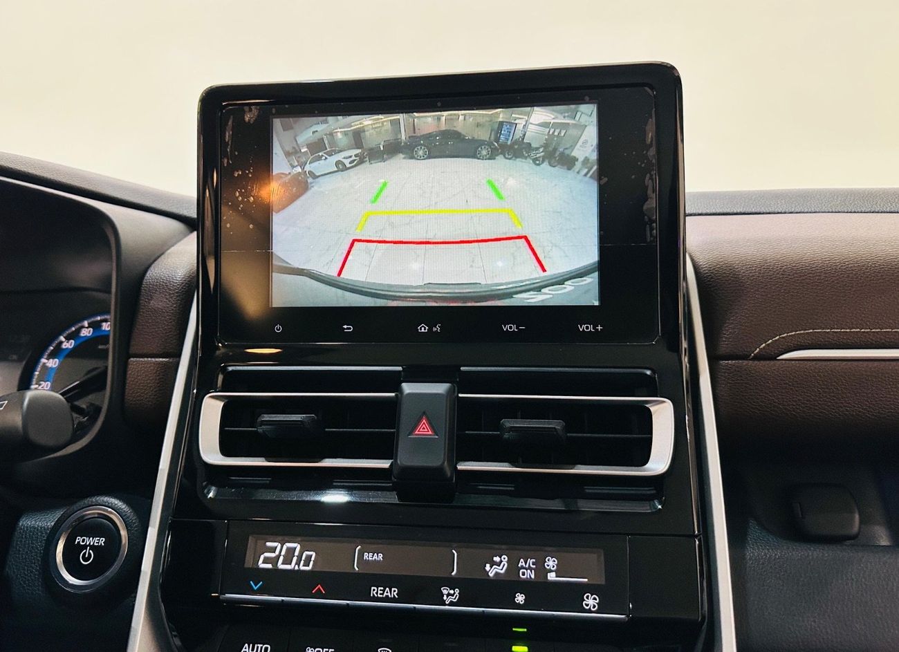 تويوتا إينوفا 2.0L HyCross 7S Hybrid