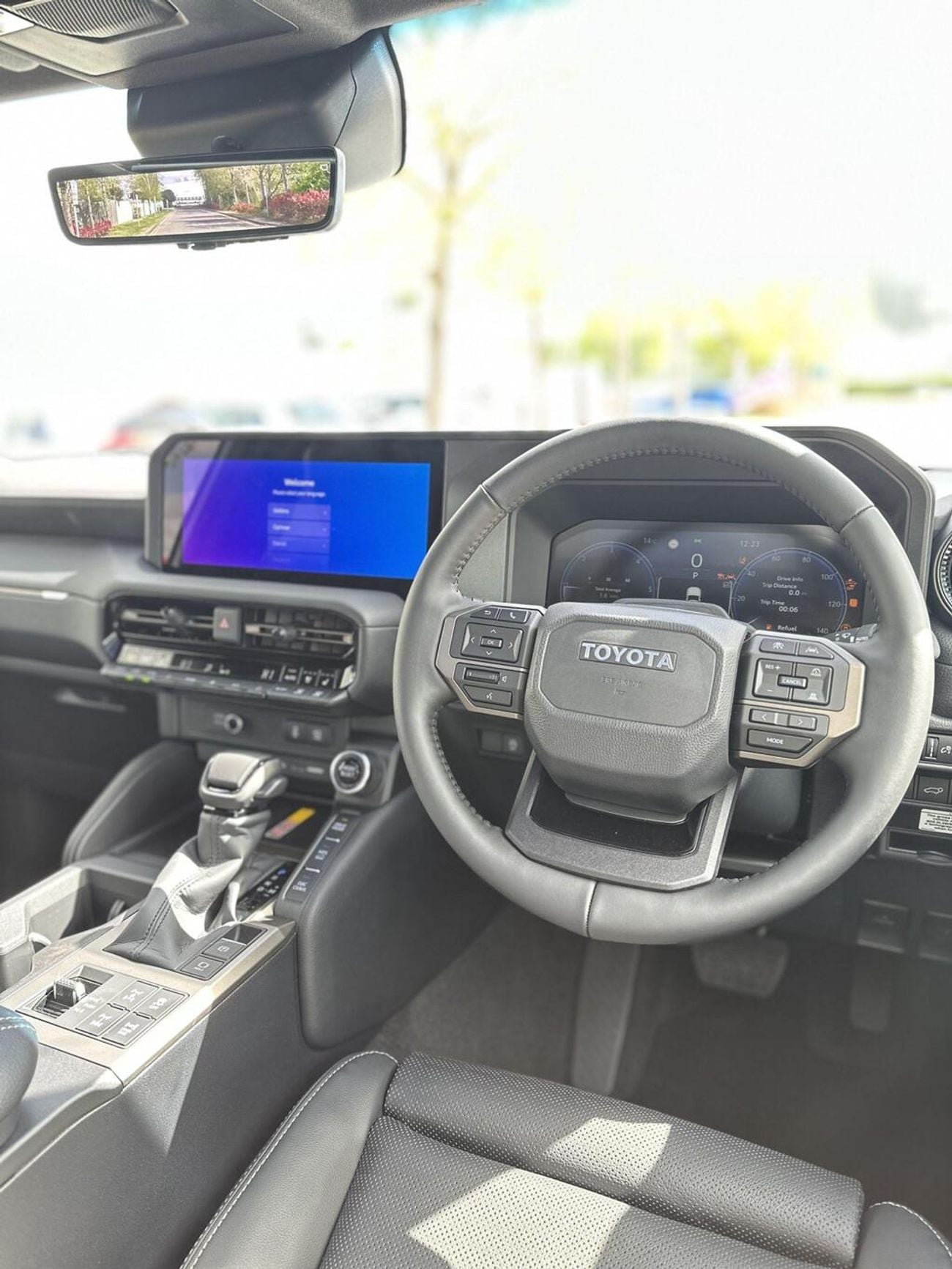 Toyota Land Cruiser 2.8D MHEV Invincible Auto 4WD Euro 6 (s/s) 5dr (LWB) (EXPORT ONLY) Right Hand Drive