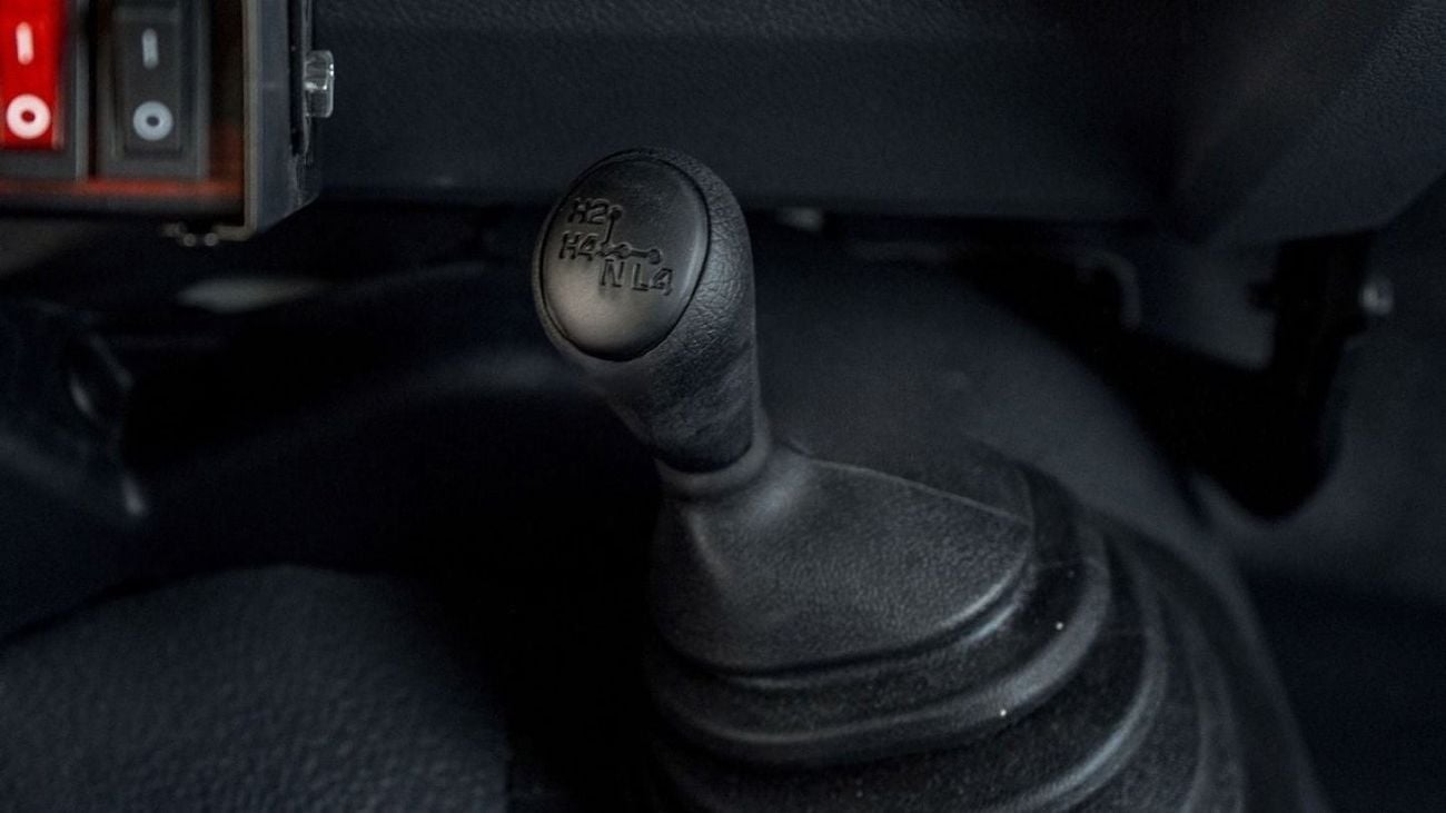 تويوتا لاند كروزر 70 AMBULANCE LC78 4.2D MT MY2024