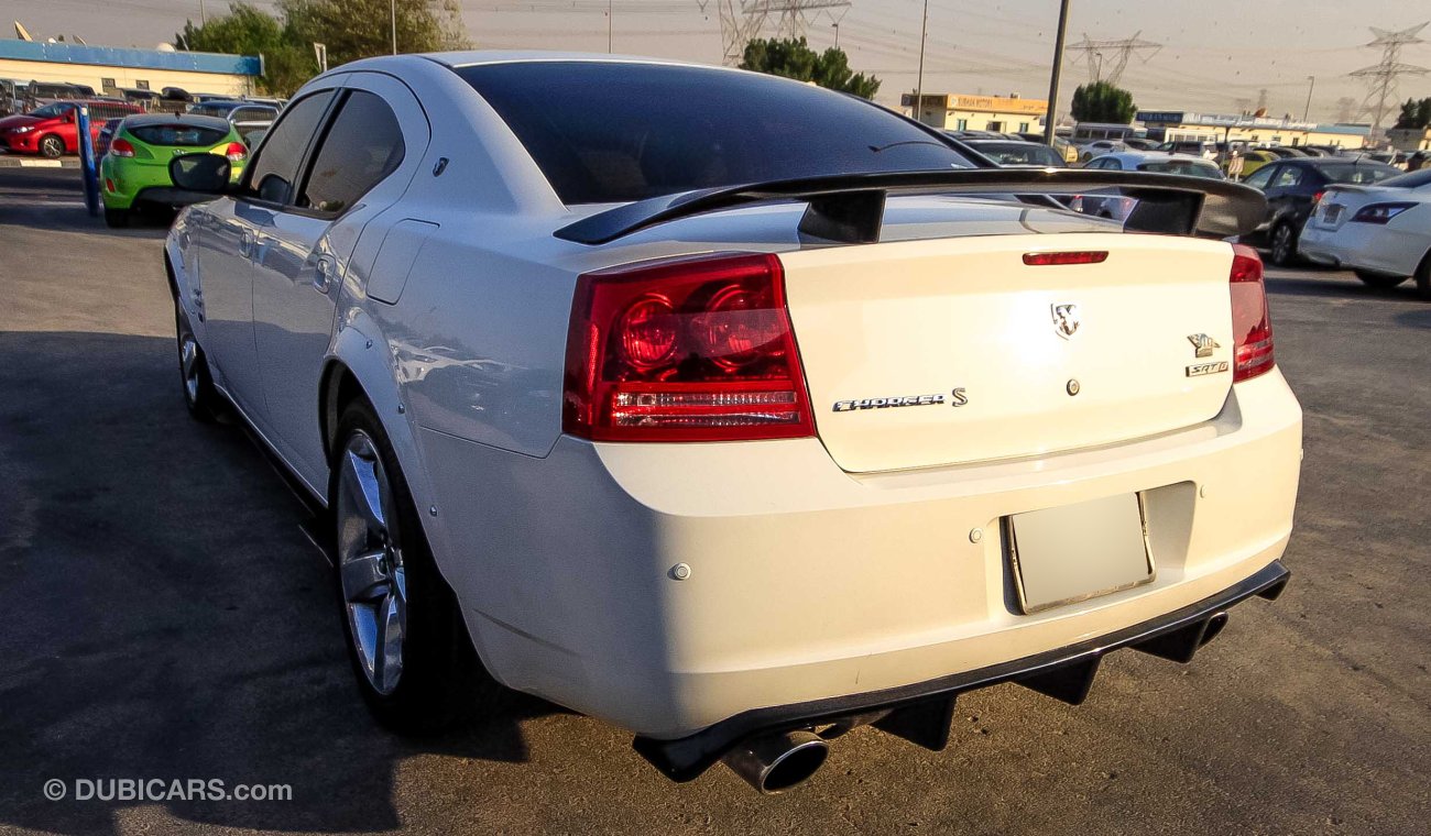 Dodge Charger R/T HEMI 5.7 With SRT8 Body kit