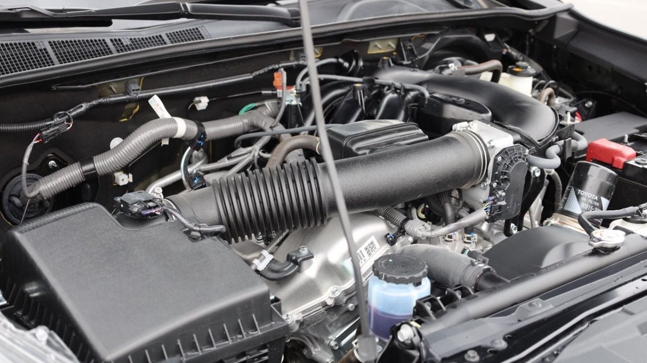 تويوتا هيلوكس GR SPORT 4.0 petrol 2026 model omani spec