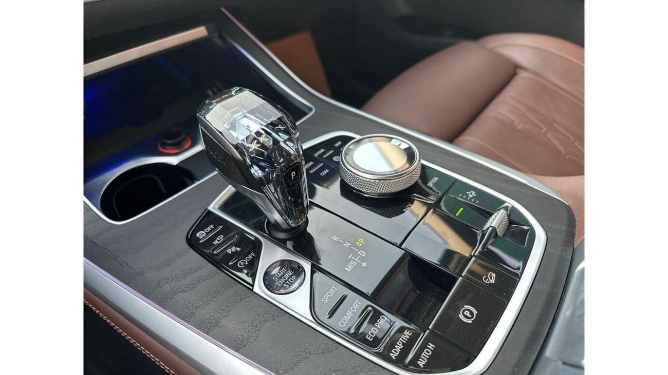 BMW X7 xDrive40i Masterclass UAE 50th Anniversary Edition BMW X7 2022 KOREA SPECS