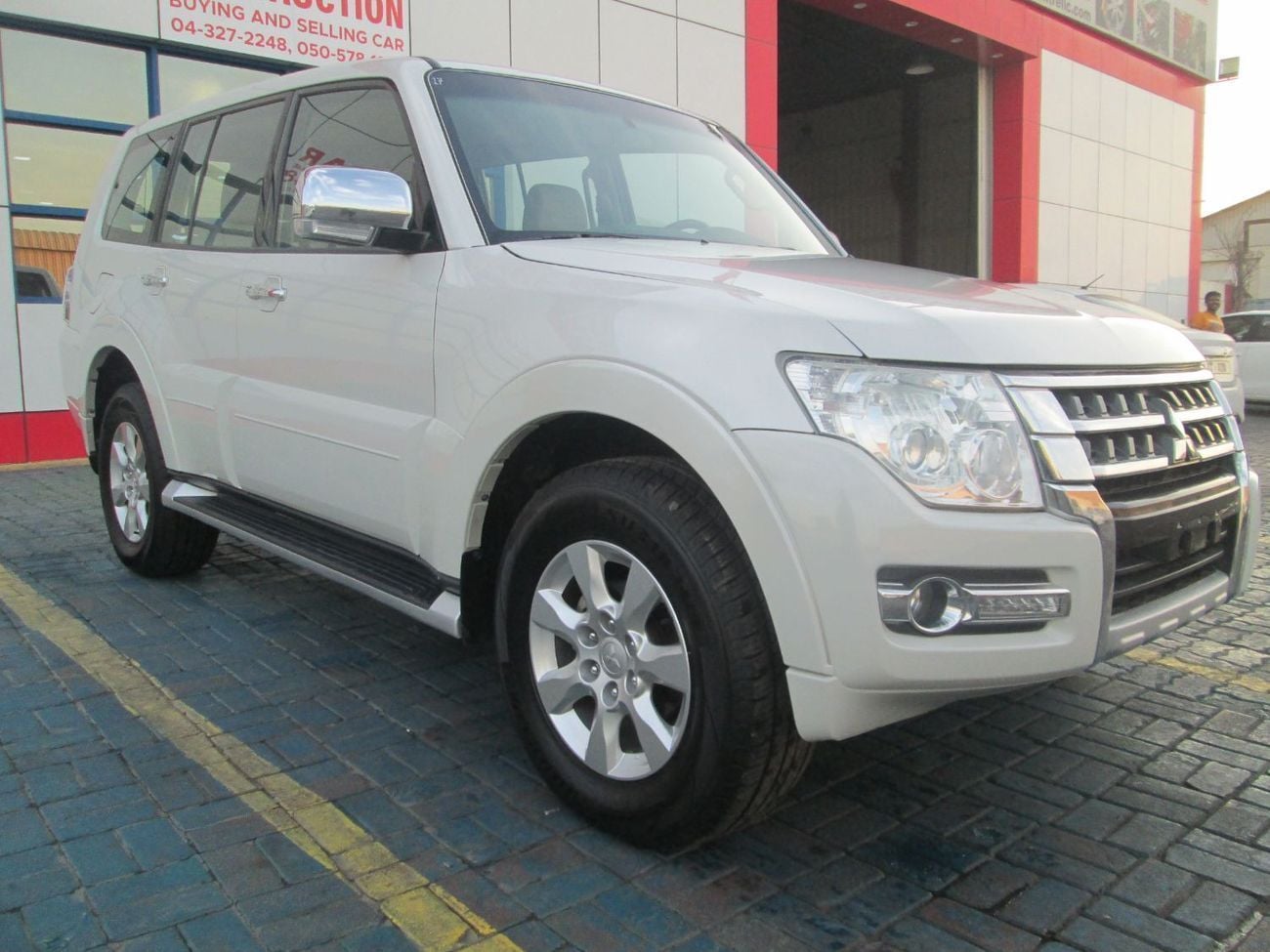 ميتسوبيشي باجيرو GLS M/L DIAMOND GLS Base 3.5L (7 Seater)