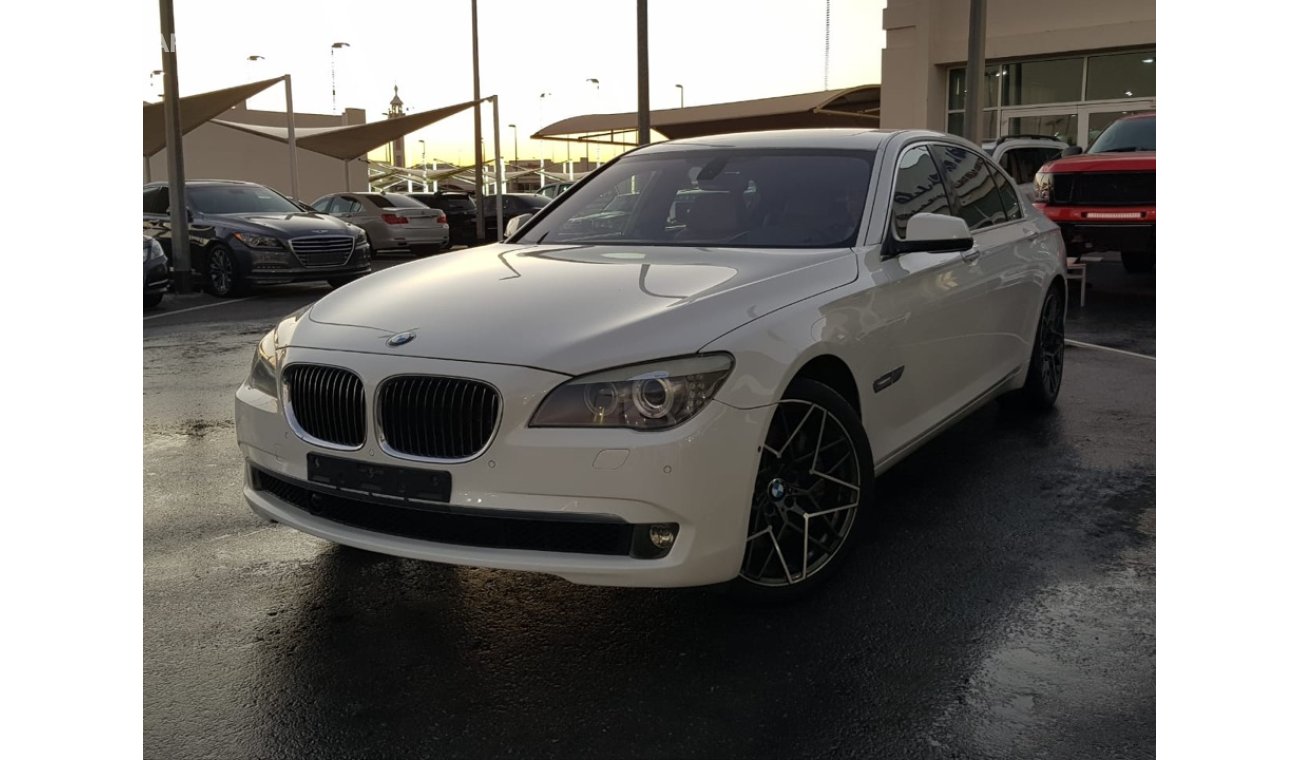 BMW 750Li Bmw750 model 2010 GCC car prefect condition full service full option