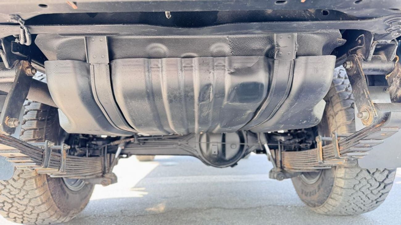 تويوتا لاند كروزر بيك آب -