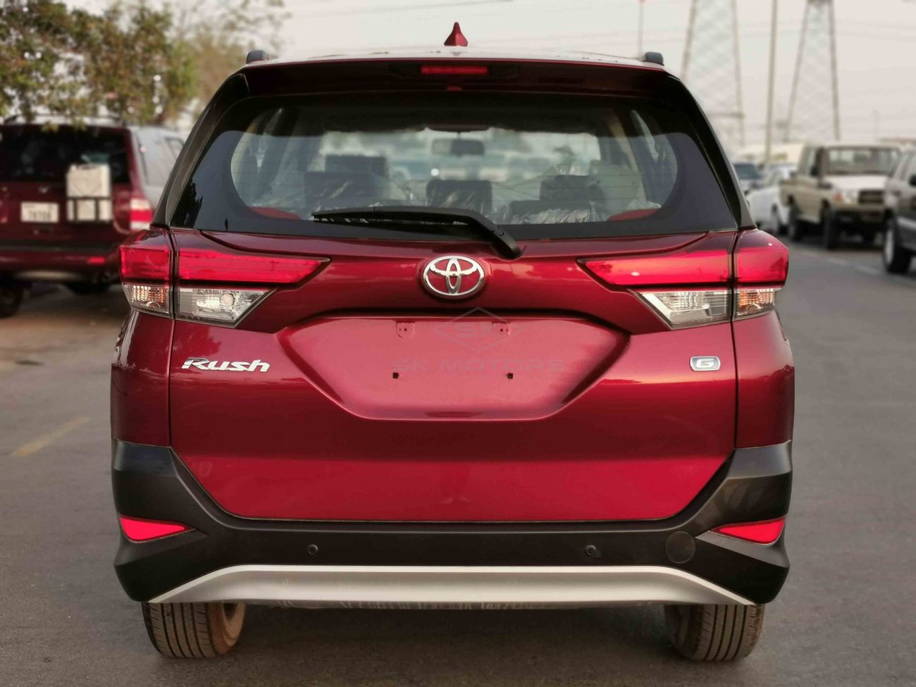 Toyota Rush 1.5L Petrol, 17" Rims, Roof A/C Ventilator, Front Defogger Control, Fabric Seat (CODE # TRGC04)