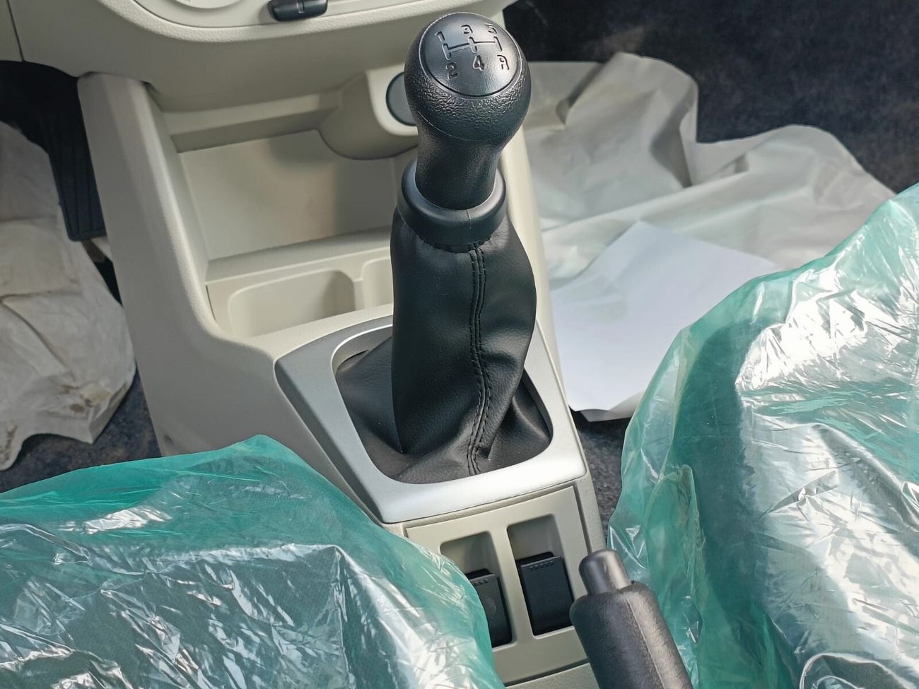 Suzuki Alto 0.8L PETROL / 13" TYRE / FRONT A/C / Brand New Stock 2023 (CODE # ALGLXM)