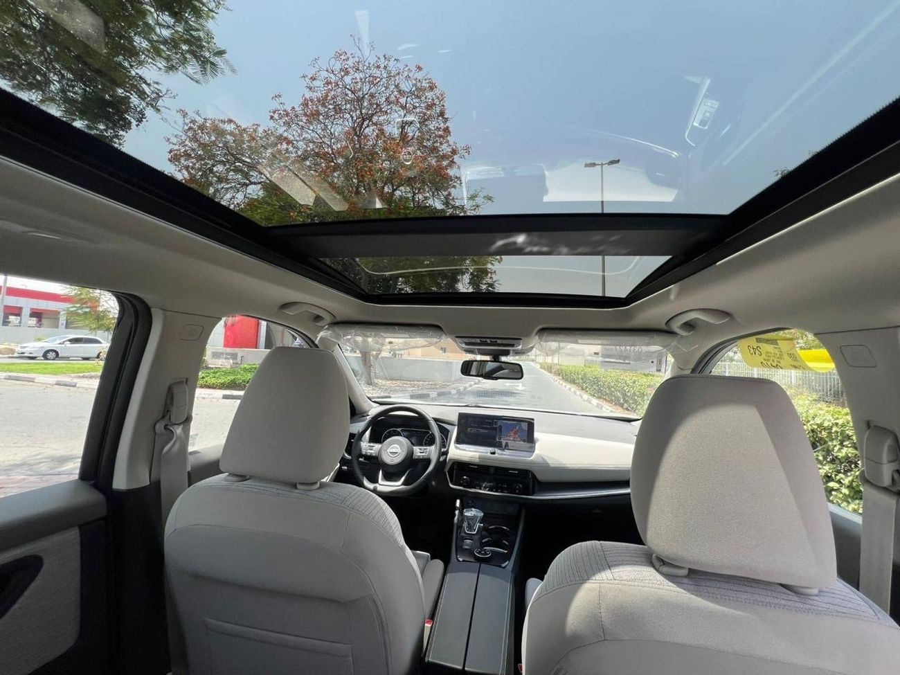 نيسان إكس تريل SV + OPT 4WD (7-Seater)