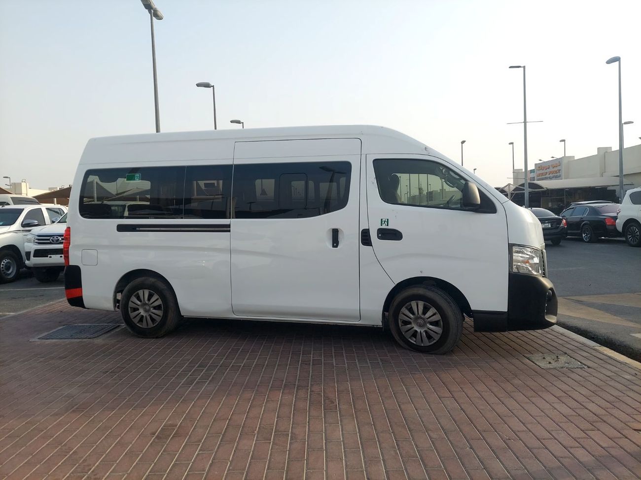Nissan Urvan Microbus 2.5L M/T Diesel