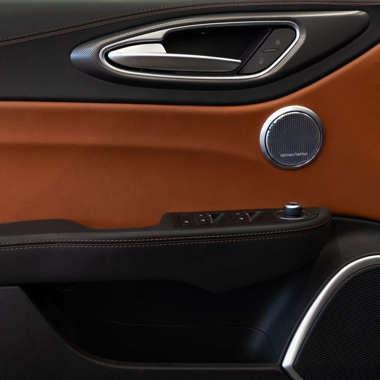 Alfa Romeo Giulia Veloce 2.0L RWD AED 1,053  pm • 0% Downpayment • Alfa Romeo Giulia • 1 Year  Warranty