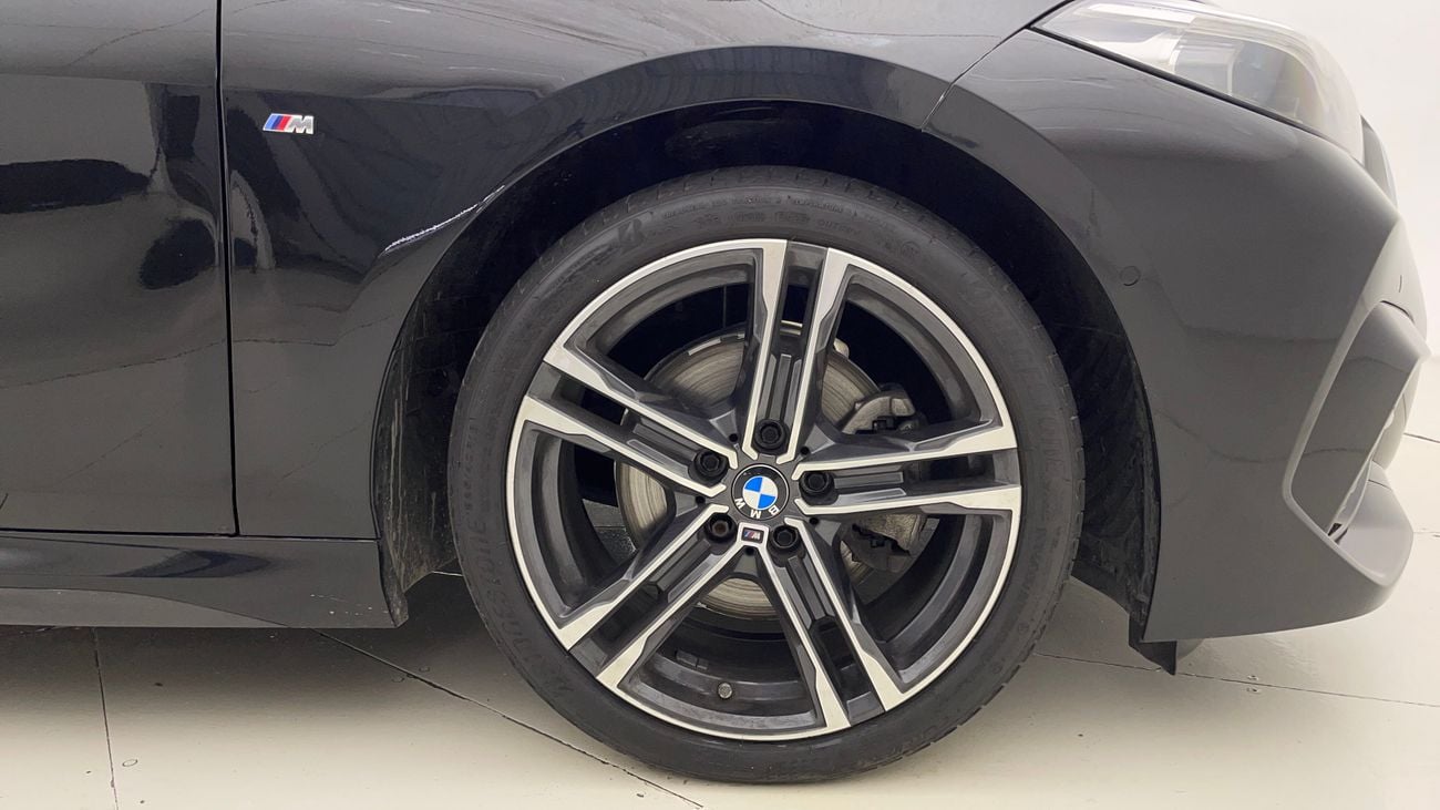 بي أم دبليو 218 M SPORT 1.5 | بدون دفعة مقدمة | اختبار القيادة في المنزل