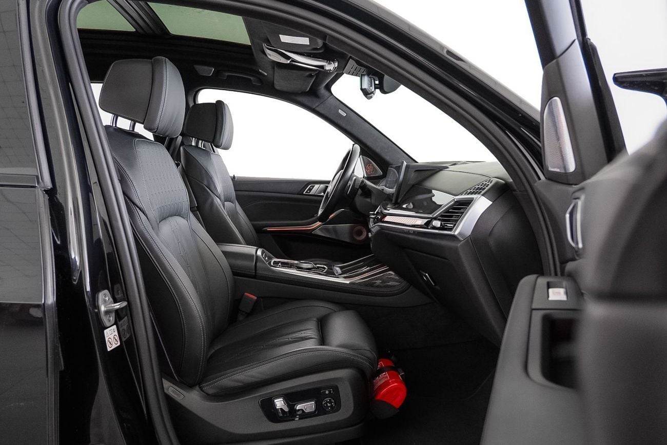 BMW X7 xDriveM60i (6 Seats)