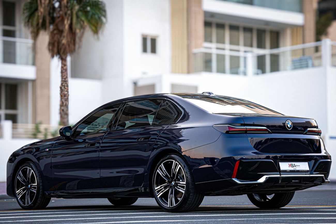 بي أم دبليو 740i