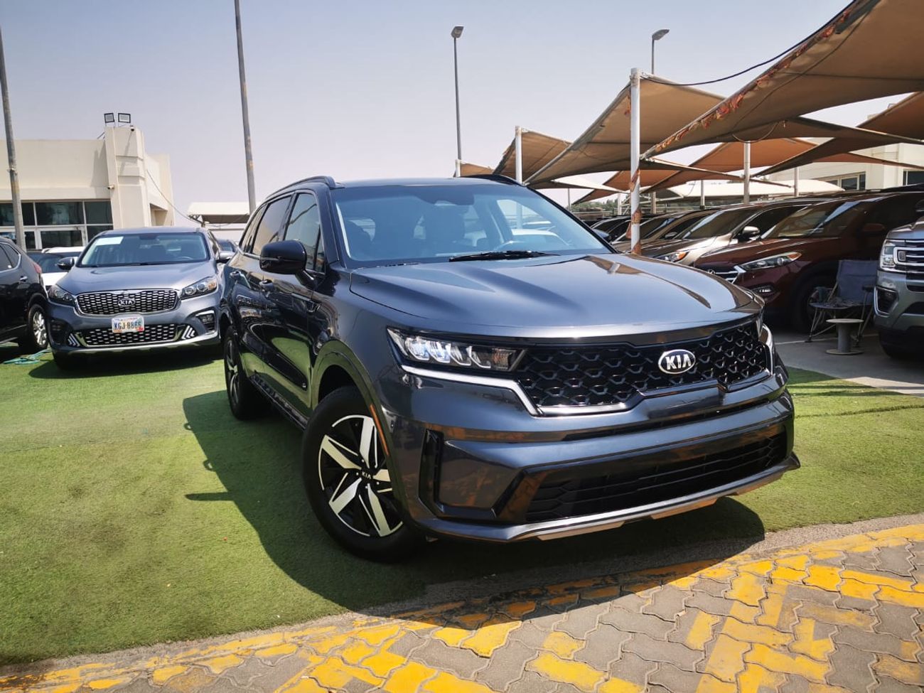 كيا سورينتو Std 2.5L FWD