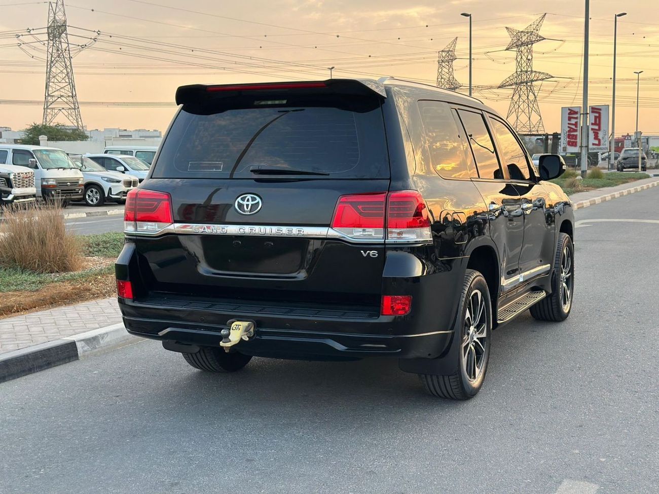 تويوتا لاند كروزر Toyota landcruise 2017Model Engine petrol 4.0 GXR colour black Transmission Automatic Interior.Begie