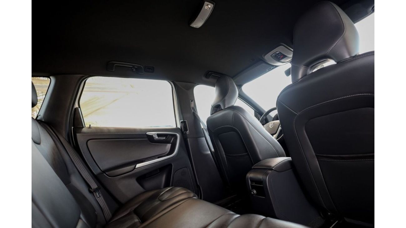 فولفو XC 60 Volvo XC60 2016 GCC under Warranty with Flexible Down-Payment.