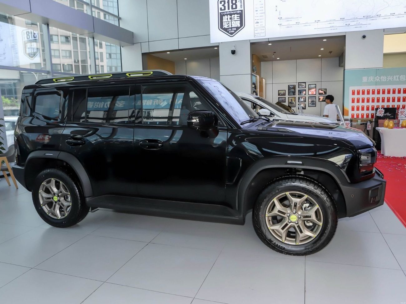 Jetour T2 Luxury black-brown