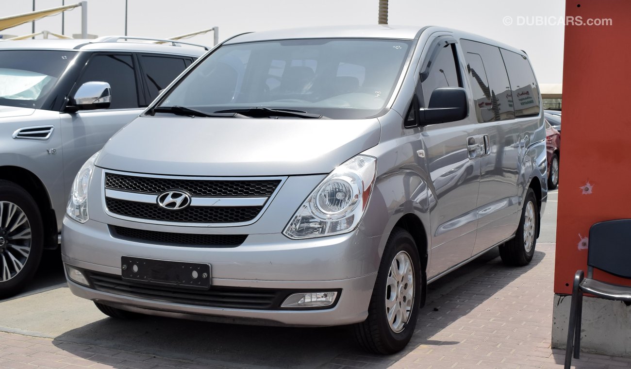 Hyundai H-1 Starex