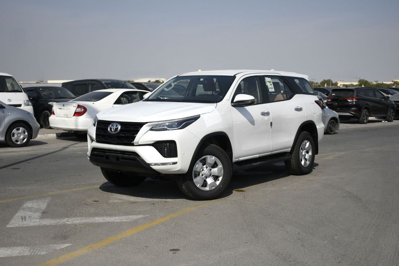 تويوتا فورتونر 2.4L V4 Diesel Automatic  7 Seats GCC (Ready Stock)
