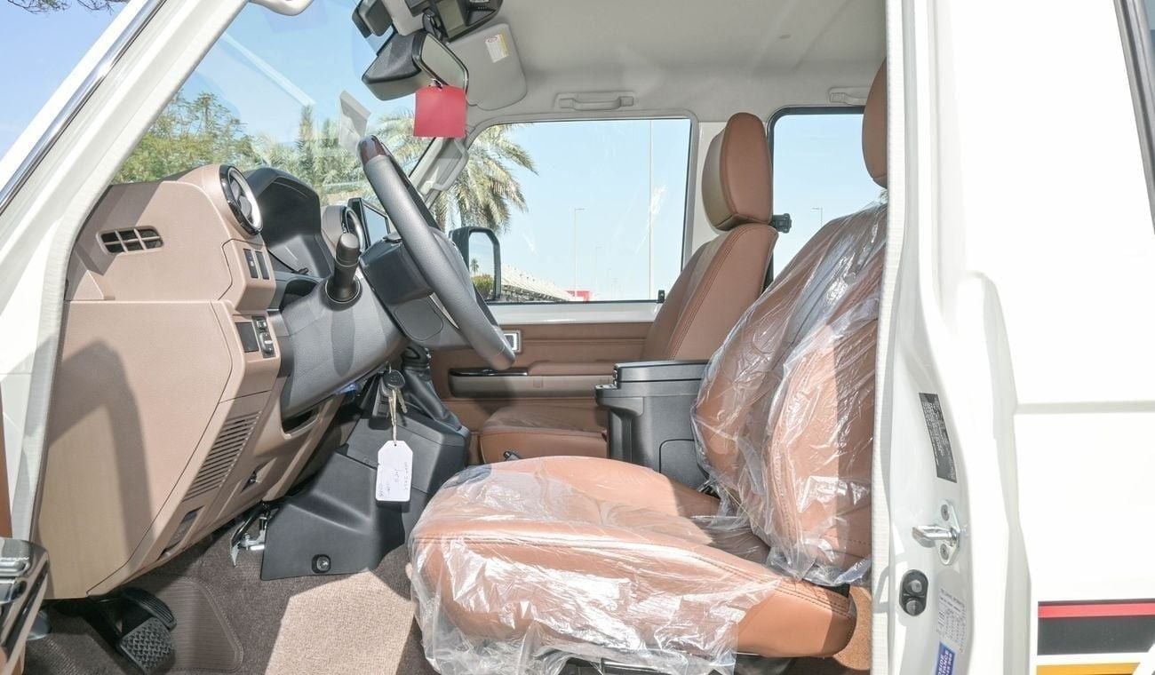 Toyota Land Cruiser 70 LX COUPE