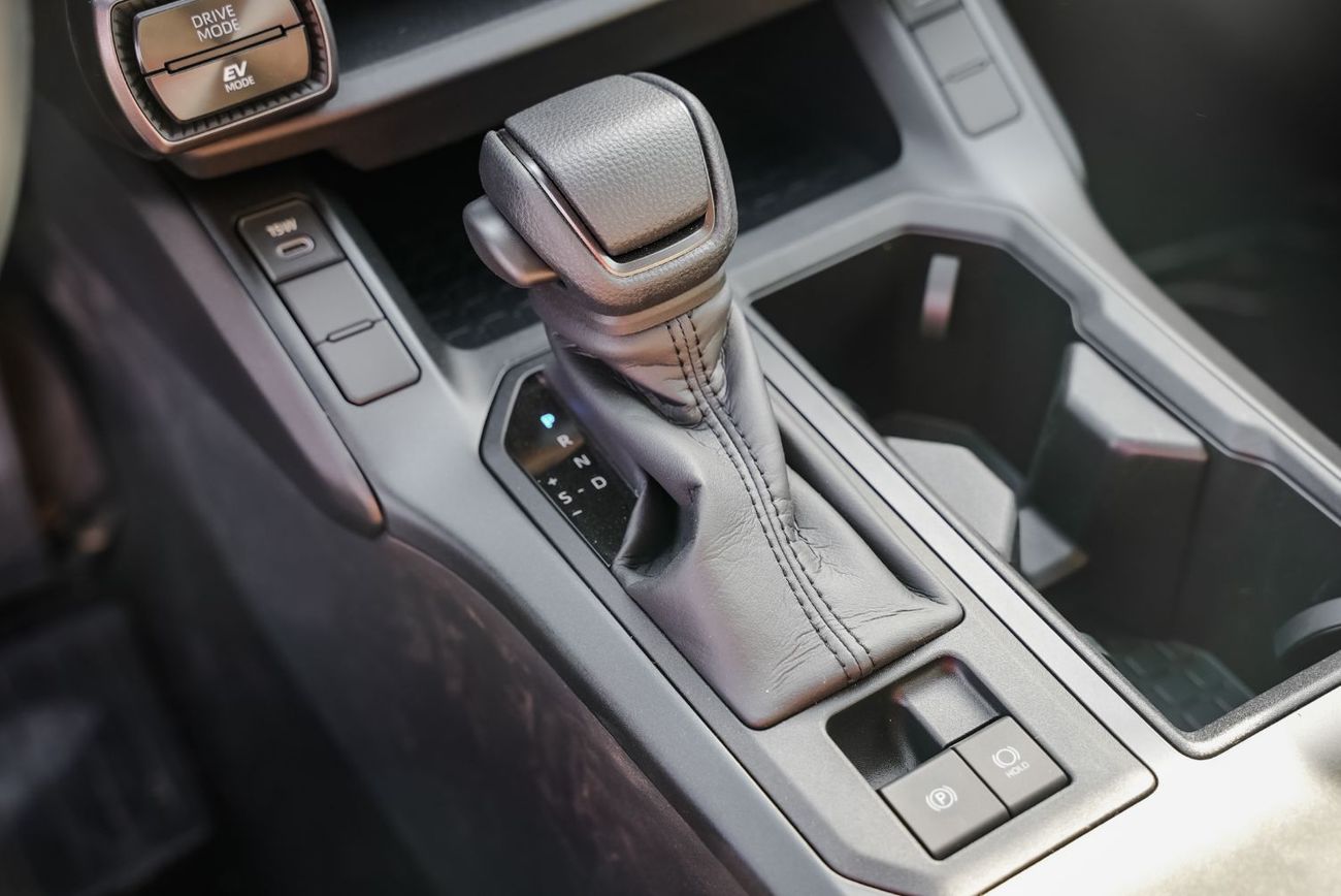 تويوتا راف ٤ 2026 Toyota Rav4 LE 4x2 Hev 2-5l Tutomatic Transmission Petrol