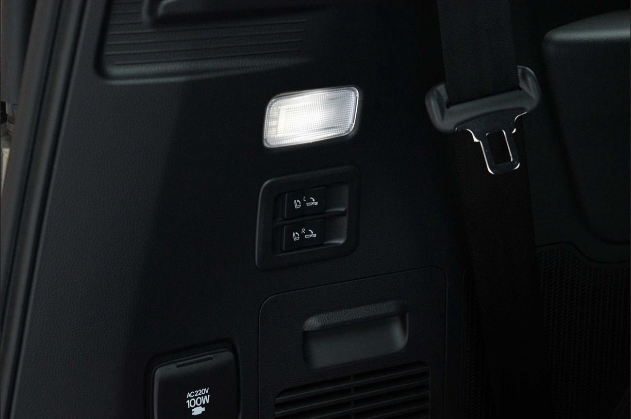 تويوتا لاند كروزر LC300 GR Sport 3.5 L Twin‑Turbo Petrol High A/T