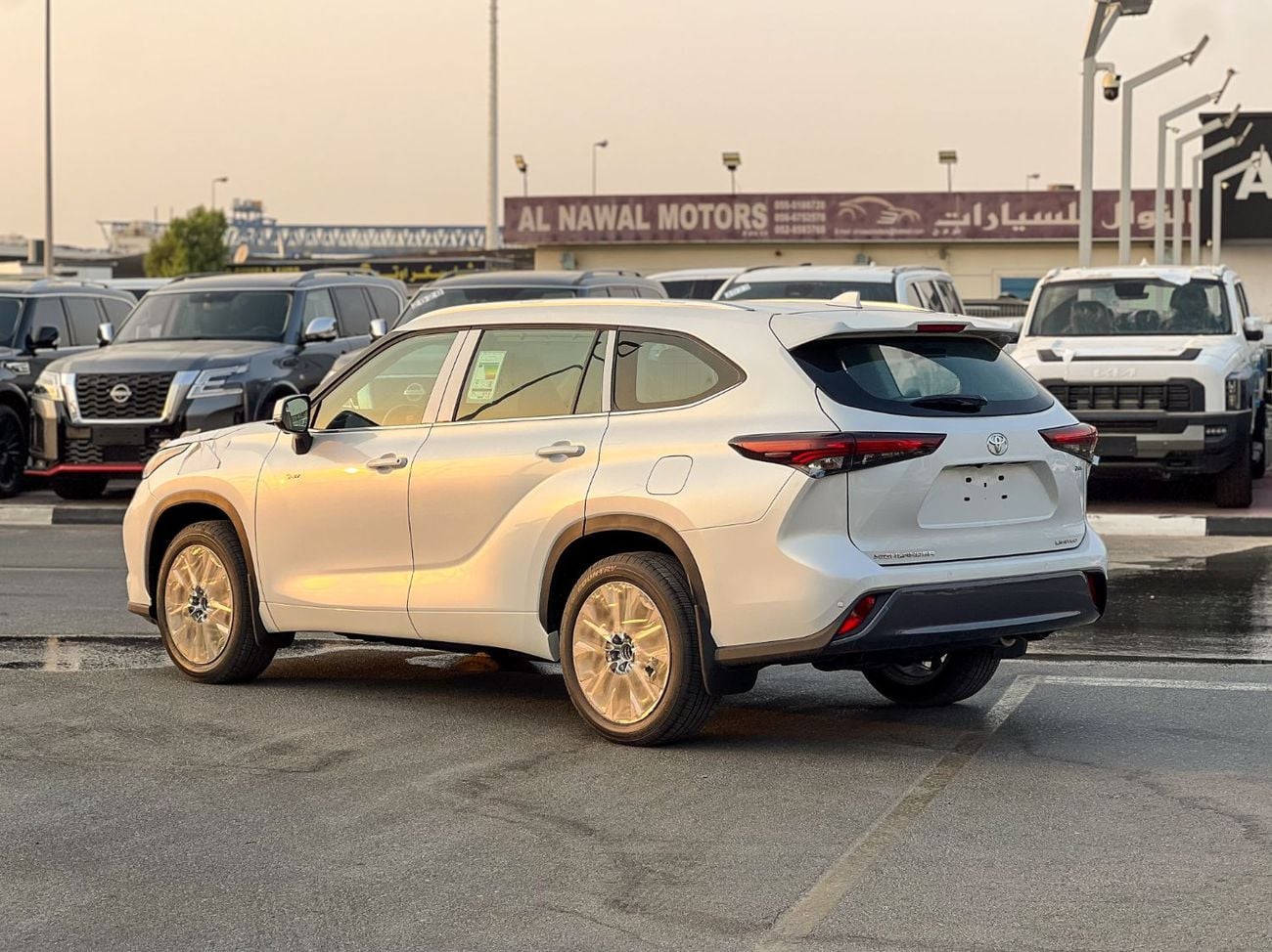 تويوتا هايلاندر LTD HEV 2.5L - EXPORT ONLY