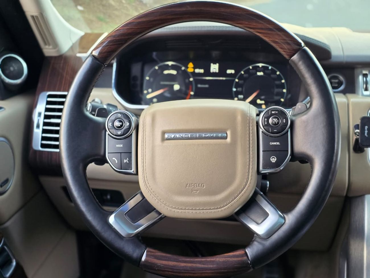 Land Rover Range Rover Supercharged 5.0L RANGE ROVER VOGUE L 2015 PERFECT CONDITION IN SIDE OUT SIDE