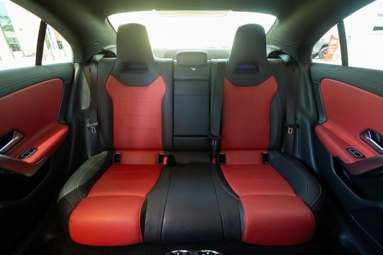 Mercedes-Benz CLA 250 Premium + 2.0L