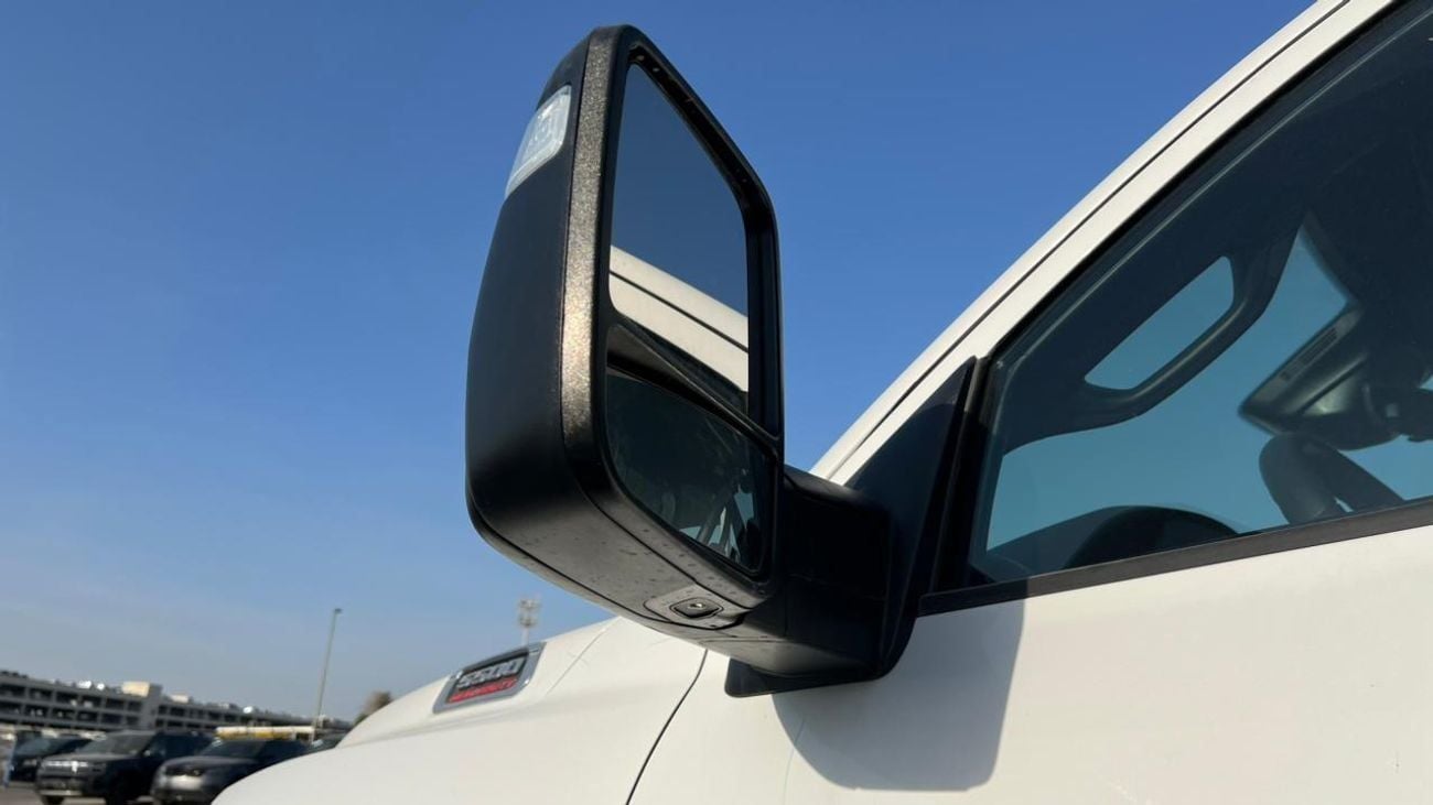 رام 5500 EXPORT ONLY - Ram 5500 Regular Chassis Cab 4x4 6.7L Cummins Diesel 8-Speed AT