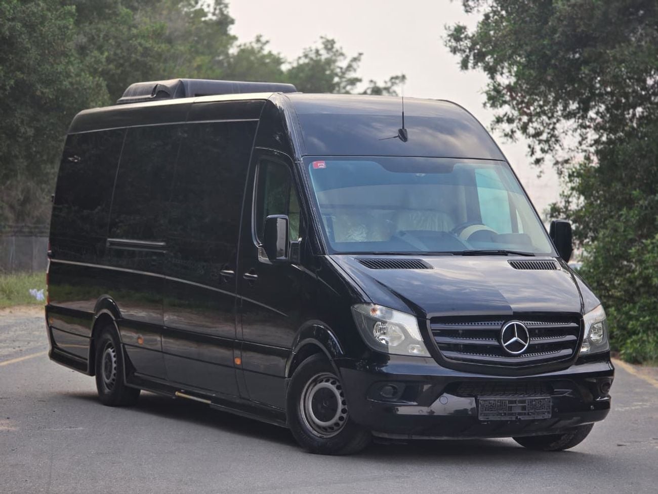 مرسيدس بنز سبرينتر MERCEDES SPRINTER 2018 DIESEL // VIP ROOM // TV // BATHROOM IN SIDE // PERFECT CONDITION //9 SEATS