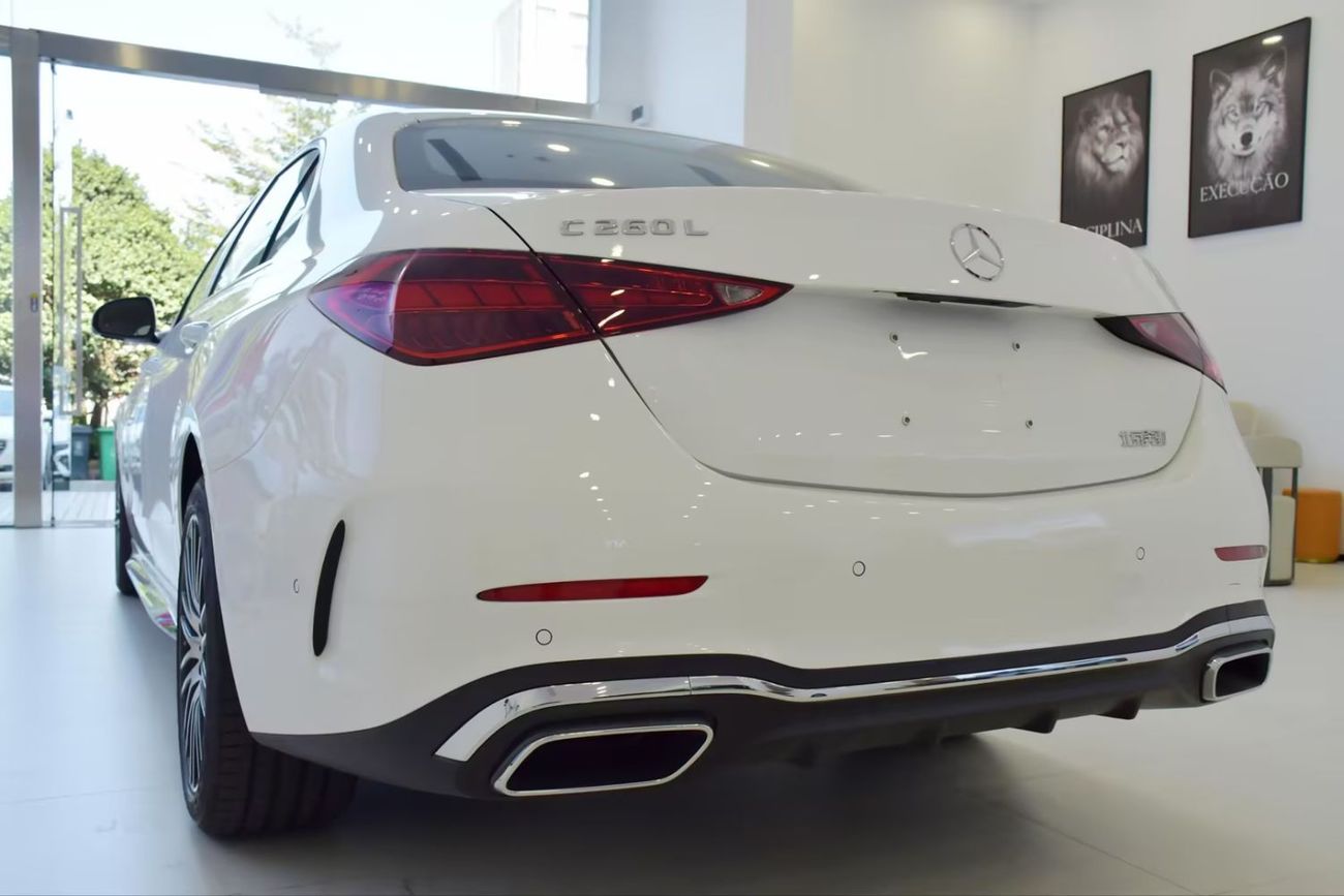 Mercedes-Benz 260 c260L