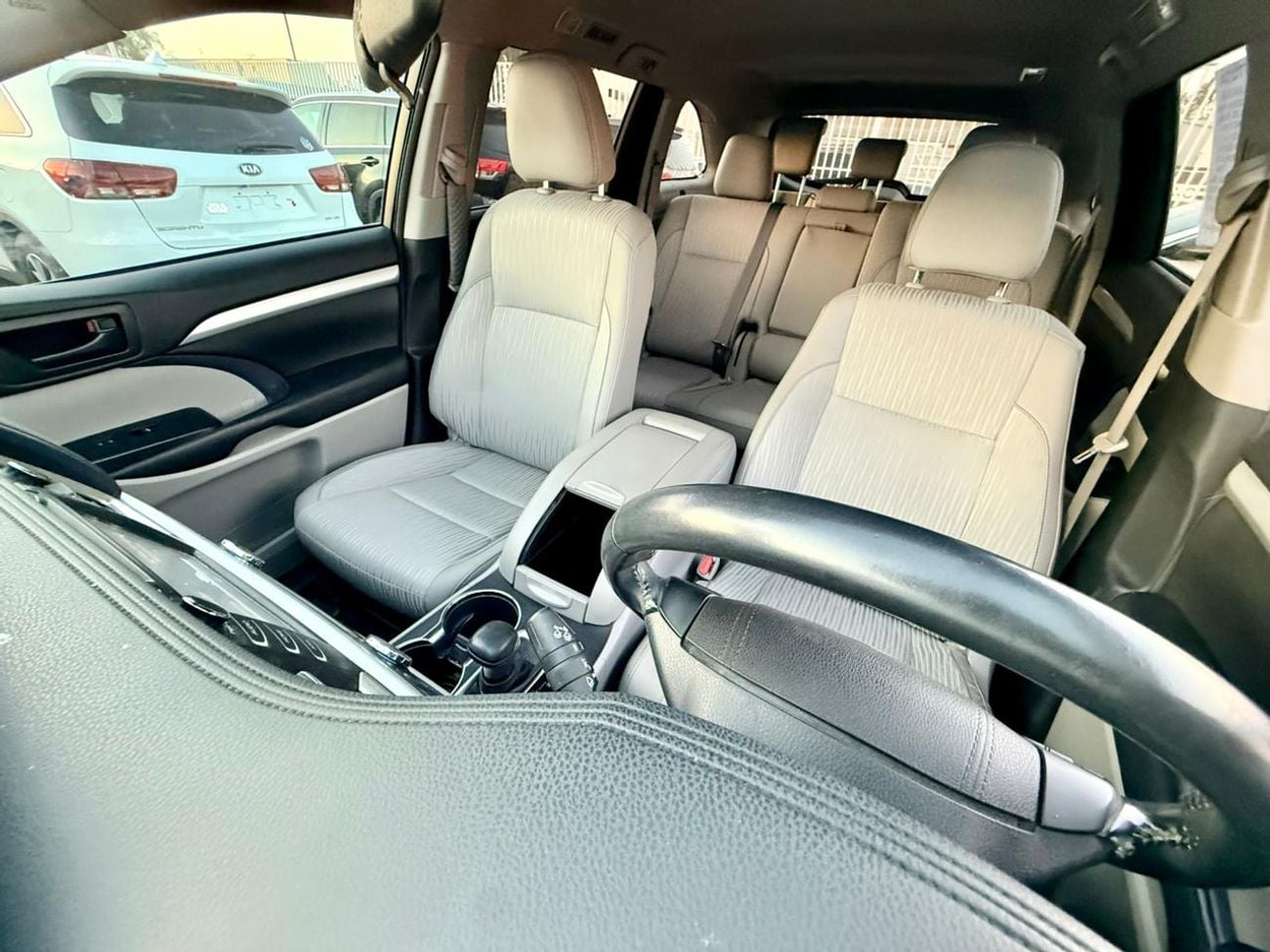 Toyota Highlander 2017 TOYOTA HIGHLANDER LE SILVER  READY 5TDZZRFH7HS209940