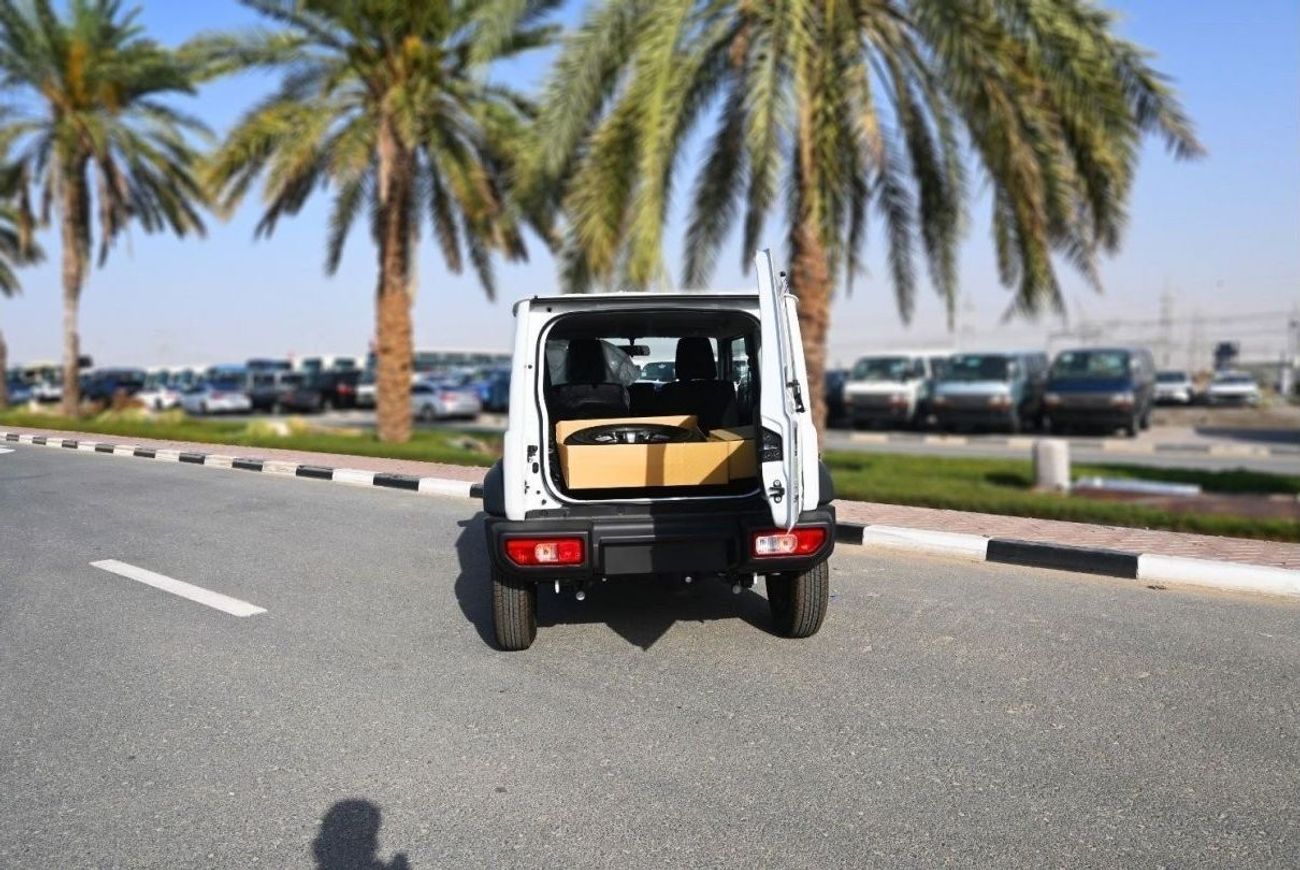 سوزوكي جيمني سوزوكي جيمني موديل 2024 بنزين 1.5 لتر ناقل الحركة يدوي ابيض من الخارج اسود من الداخل