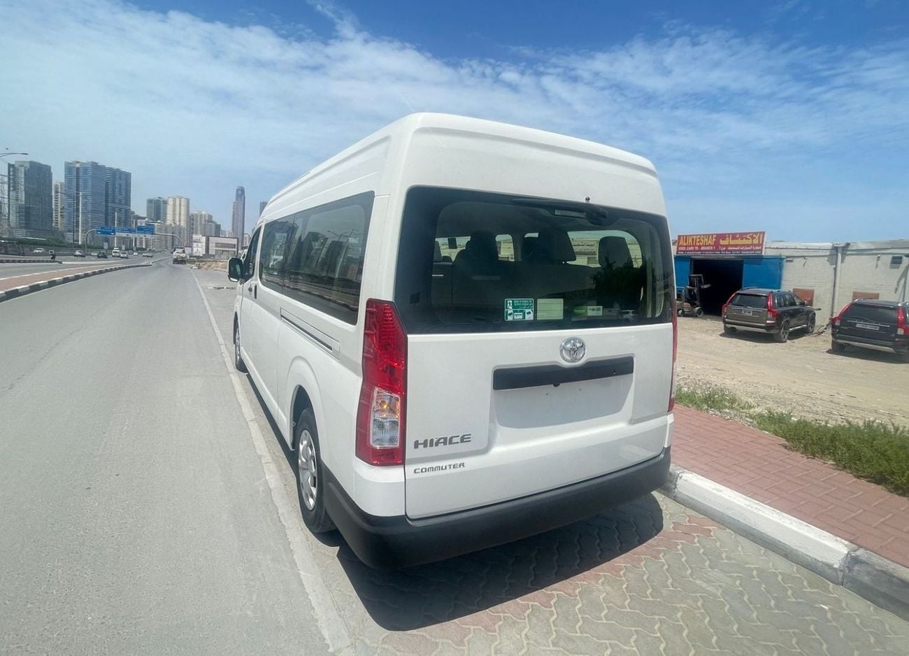 Toyota Hiace DLS HIGH ROOF TOYOTA HIACE COMMUTER ,DIESEL ENGINE 2800 CC ,10 SEATER ,RIGHT HAND DRIVE