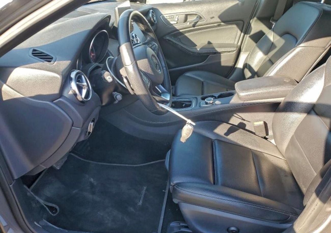 مرسيدس بنز GLA 250