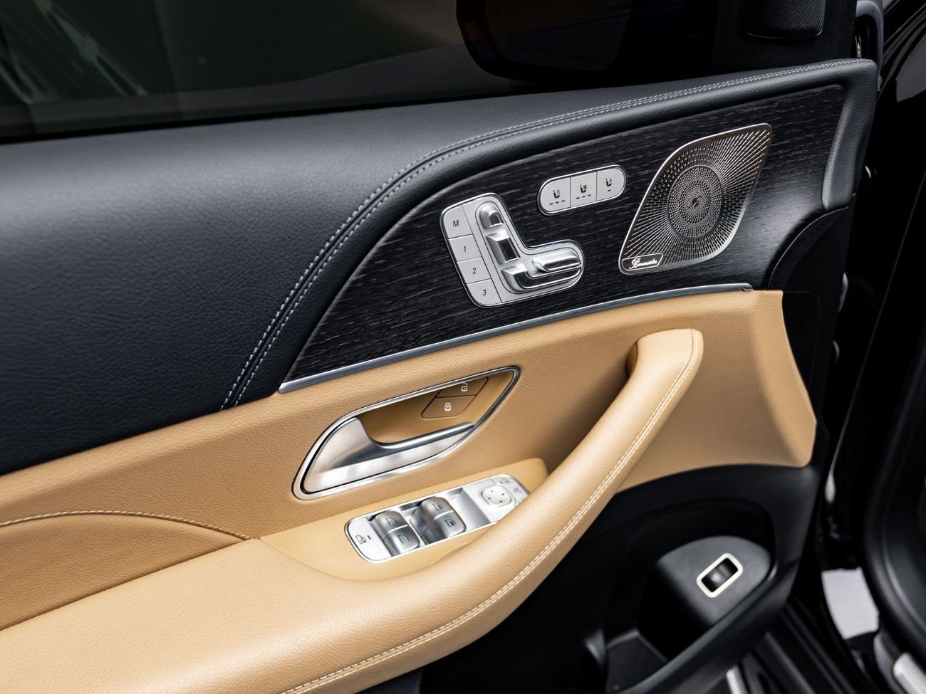 مرسيدس بنز GLS 450 Premium + 3.0L (389 HP)