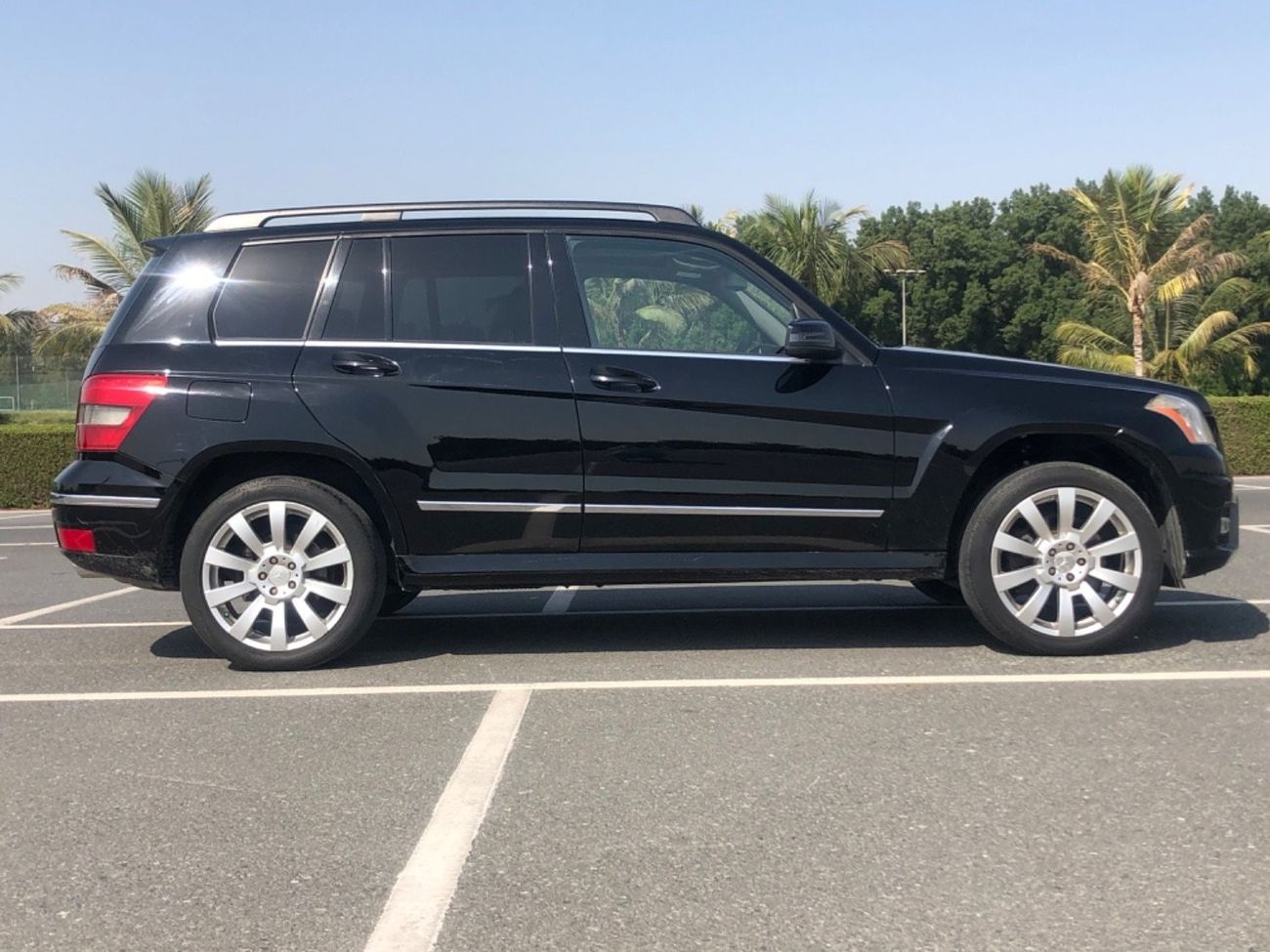 مرسيدس بنز GLK 350 موديل 2012 حاله ممتازه من الداخل والخارج