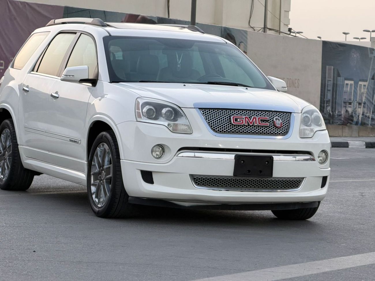 GMC Acadia Excellent condition & luxury feel