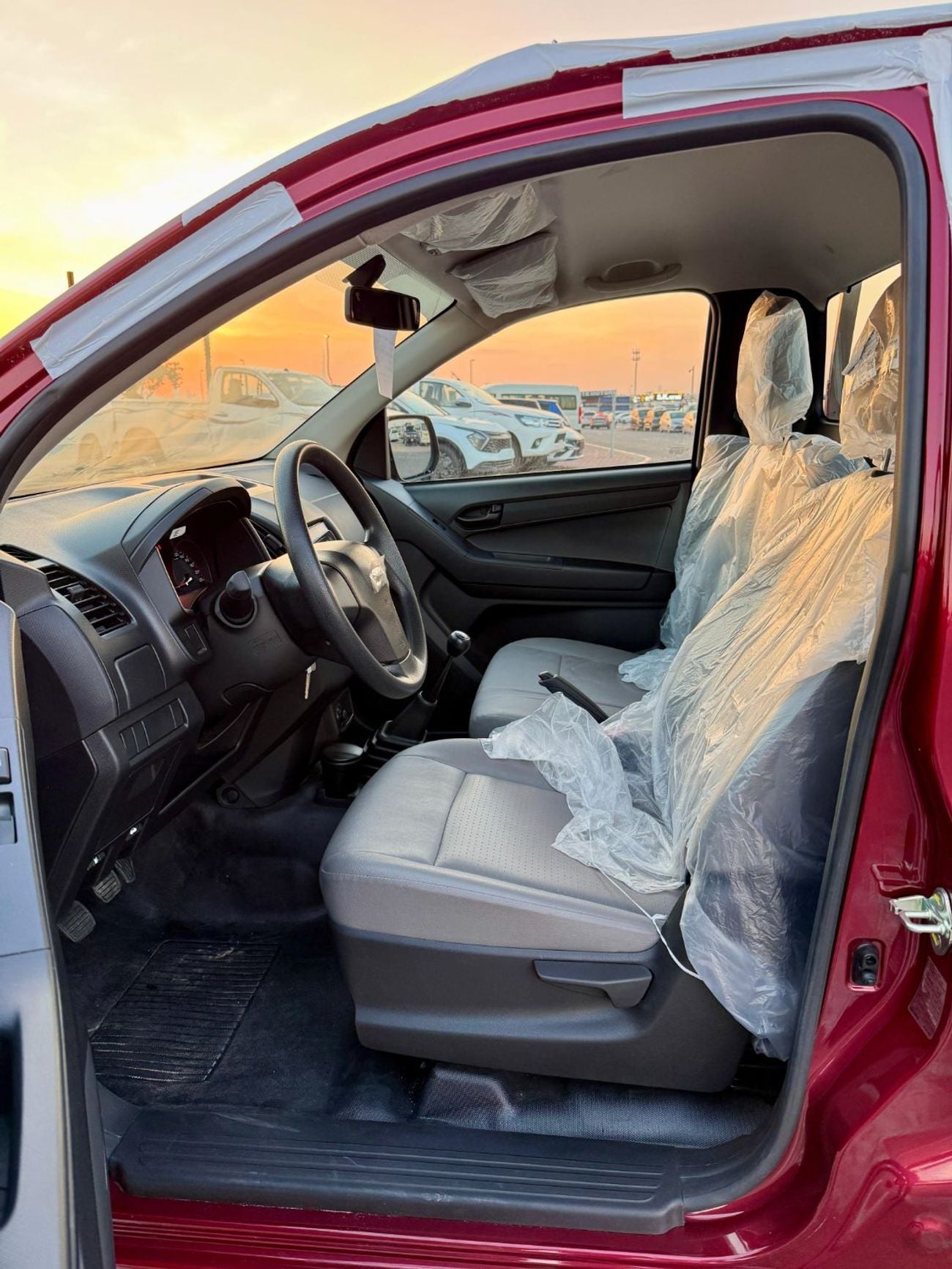 Isuzu DMax ISUZZ -D-MAX - SiNGLE CAB - 4x2 - 2.5L - DiESEL - RED