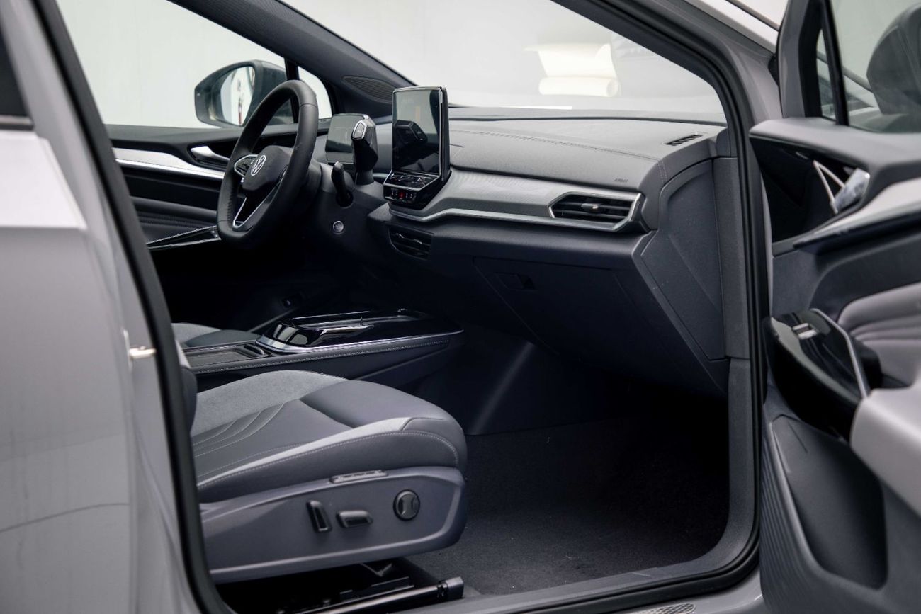 فولكس واجن ID.4 كروز 2024 VOLKSWAGEN ID4 CROZZ PRO - GREY inside BLACK | Export Only