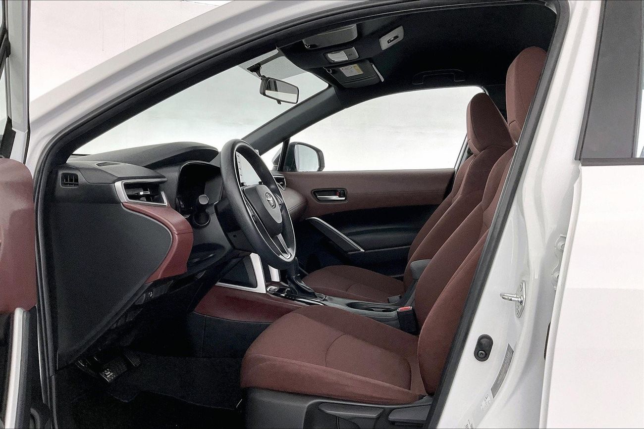 تويوتا كورولا كروس XL | عرض العيد الحصري | خالية من أضرار الفيضانات