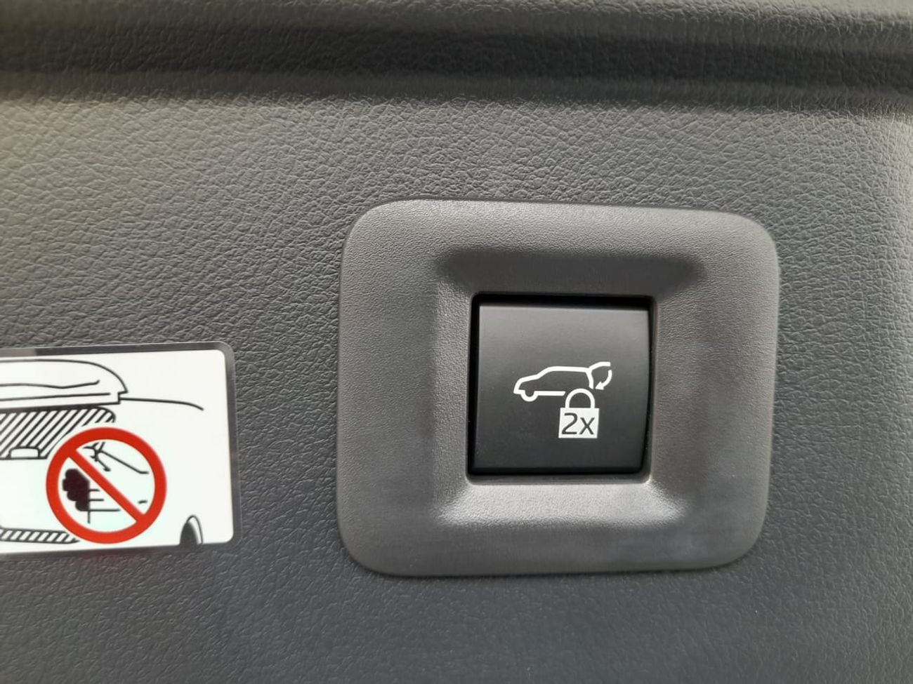 تويوتا ألفارد Executive Lounge