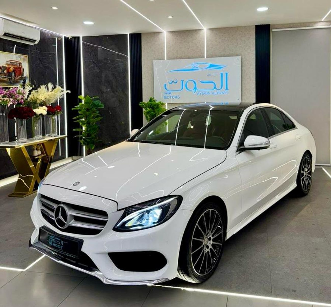 Mercedes-Benz C 200 AMG MERCEDES C200 || GCC || TOP OPTIONS || RED INTERIOR || FREE ACCIDENTS || PANORAMIC